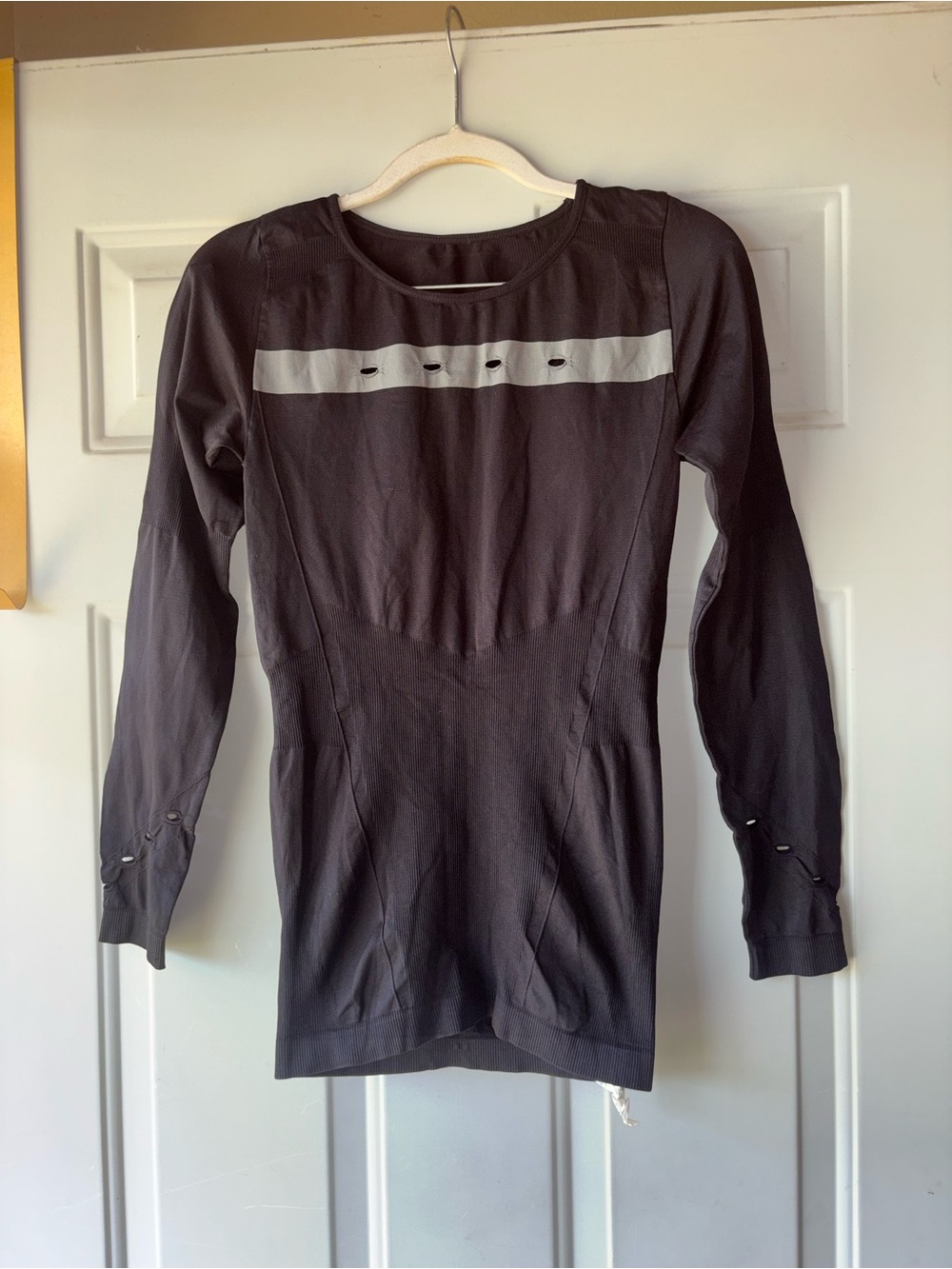 Alala black/gray top size M